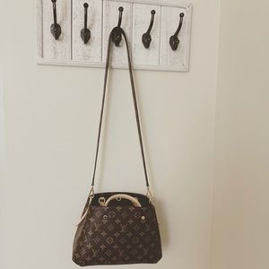 Louis Vuitton Montaigne BB Crossbody